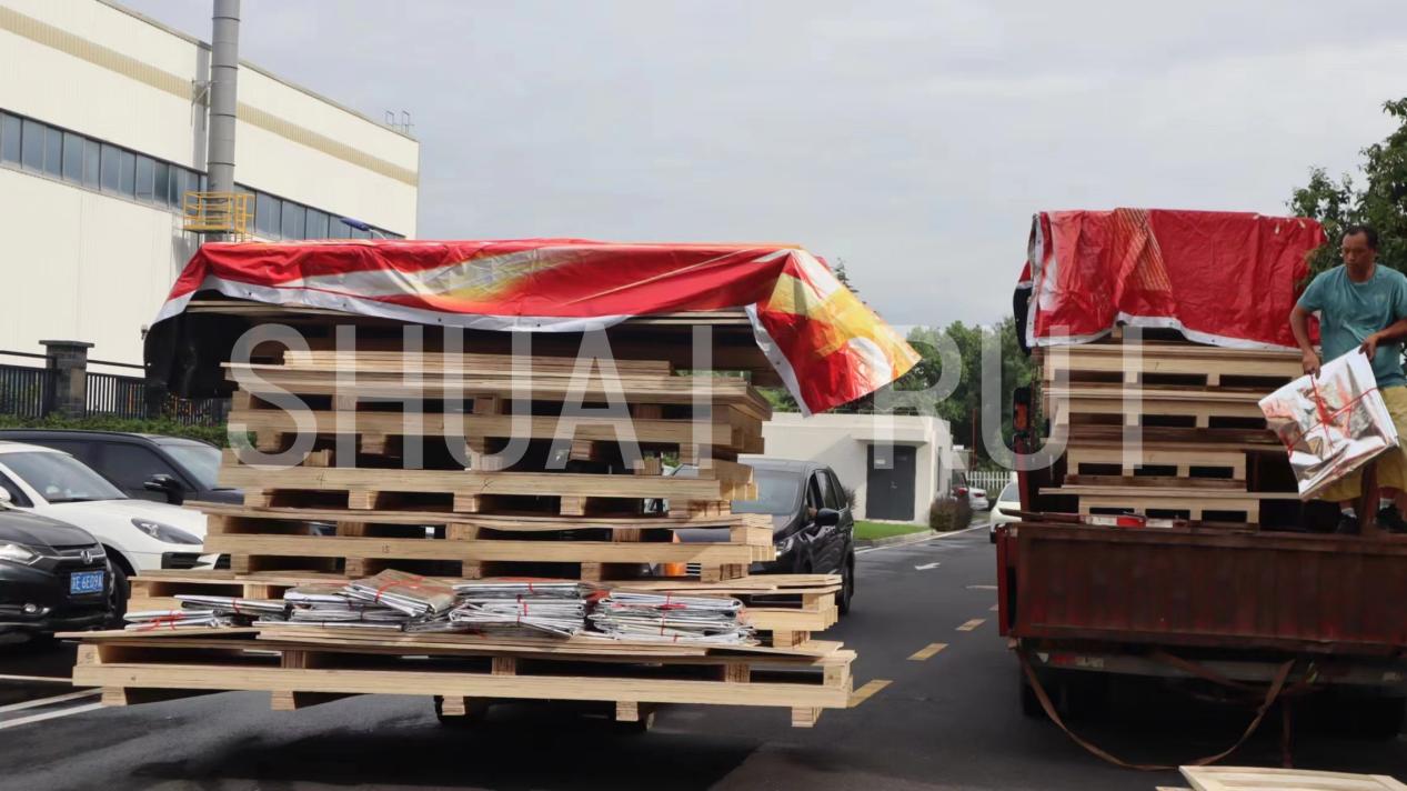 SHUAIRUI AUTOMATION pomaga firmie giełdowej podczas podróży do Tajlandii do elektronarzędzi